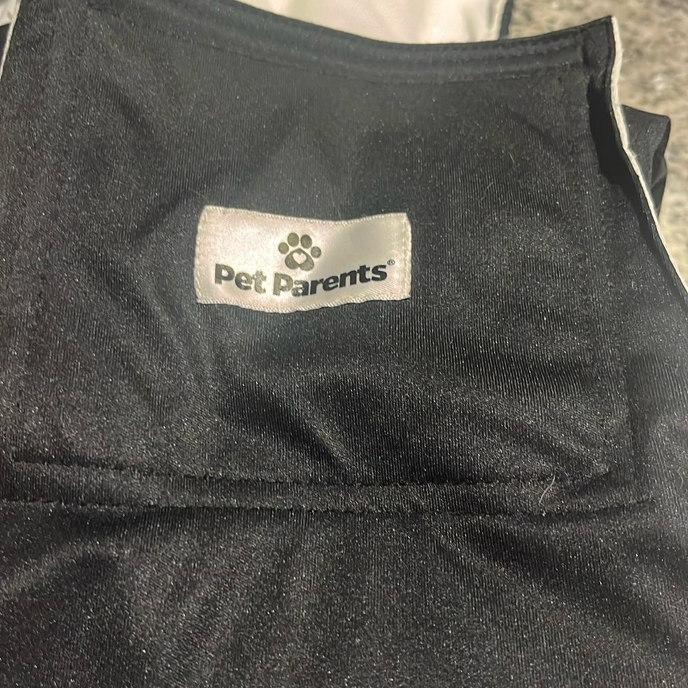 Pet Parent Reusable Male Dog Diapers 2 pack Sz lrg never used to big for my pup